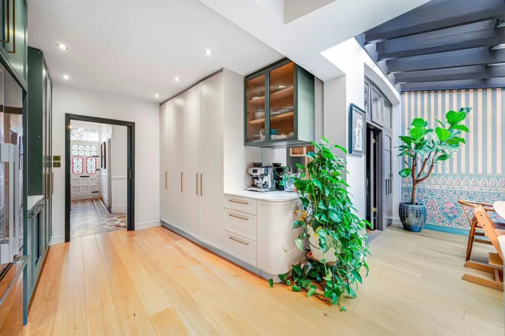 5 bedroom house for rent