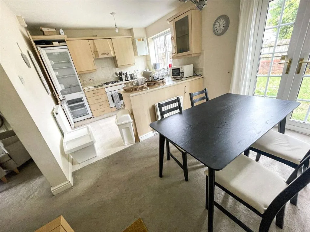 3 bedroom semi-detached house for rent