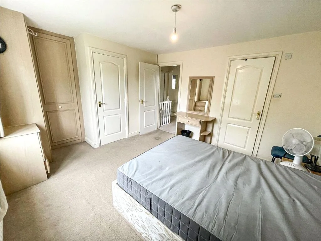 3 bedroom semi-detached house for rent