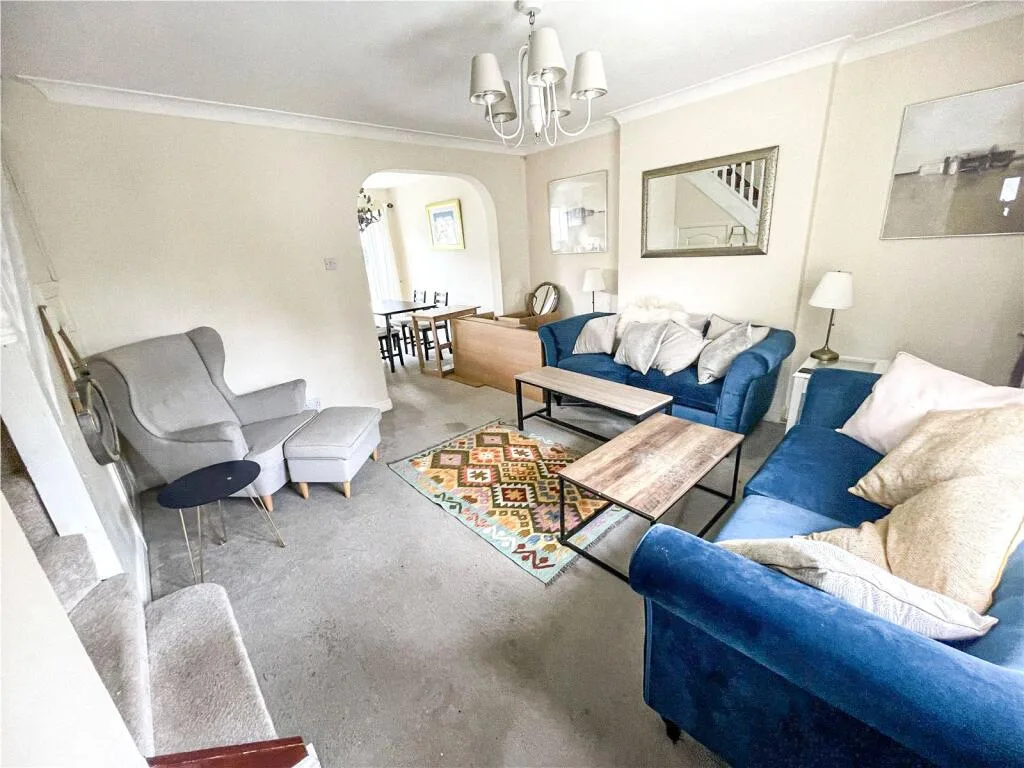 3 bedroom semi-detached house for rent