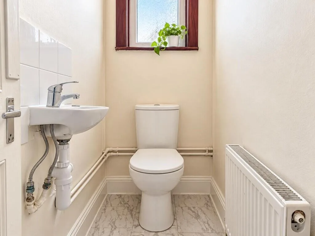 2 bedroom maisonette for rent