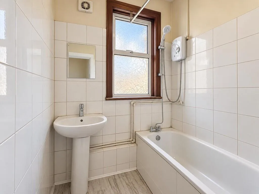 2 bedroom maisonette for rent
