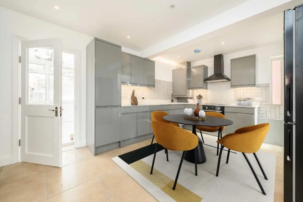 3 bedroom semi-detached house for rent