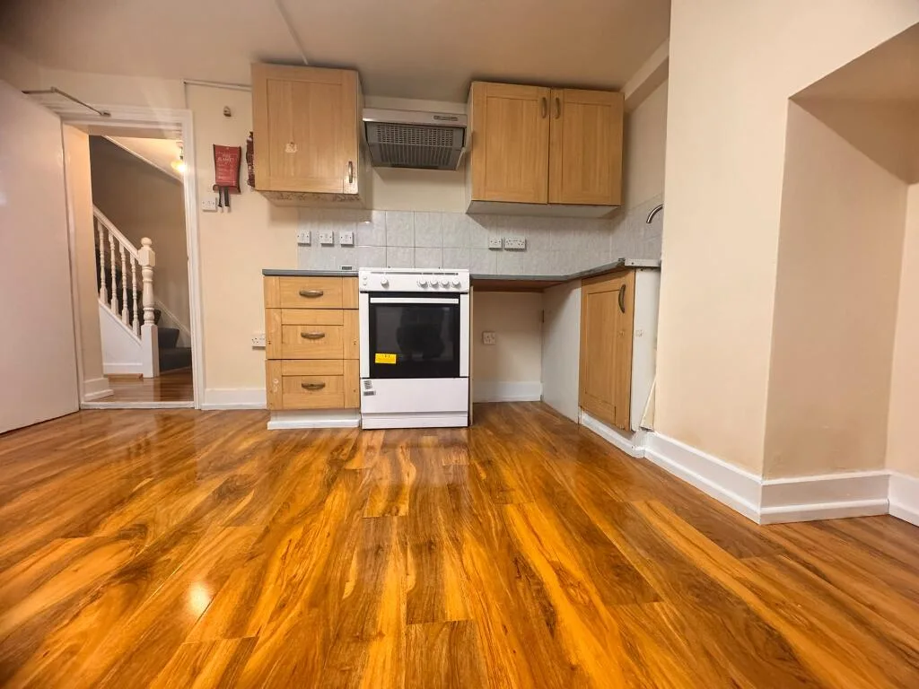 2 bedroom ground floor flat for rent