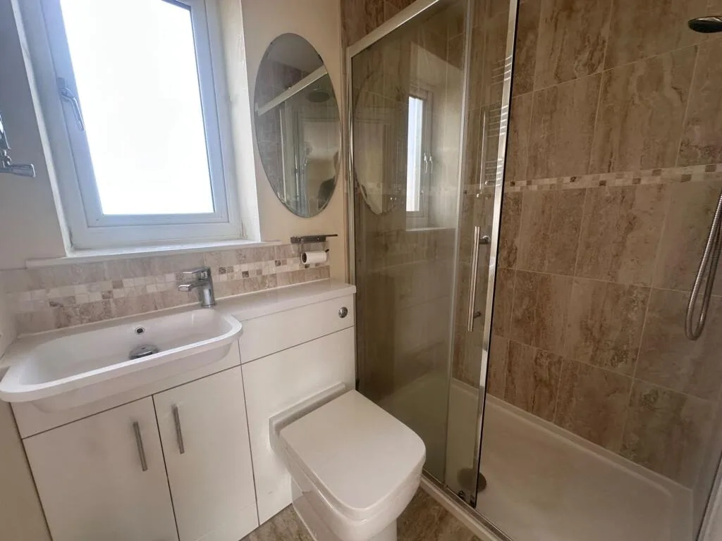 3 bedroom semi-detached house for rent
