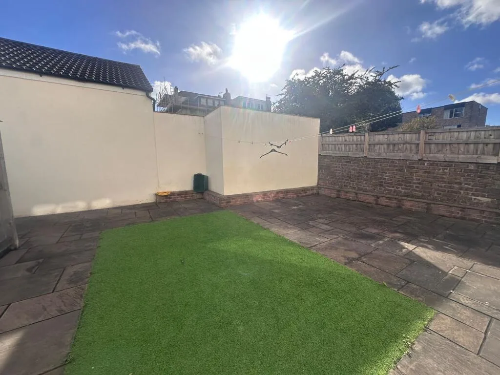 3 bedroom semi-detached house for rent