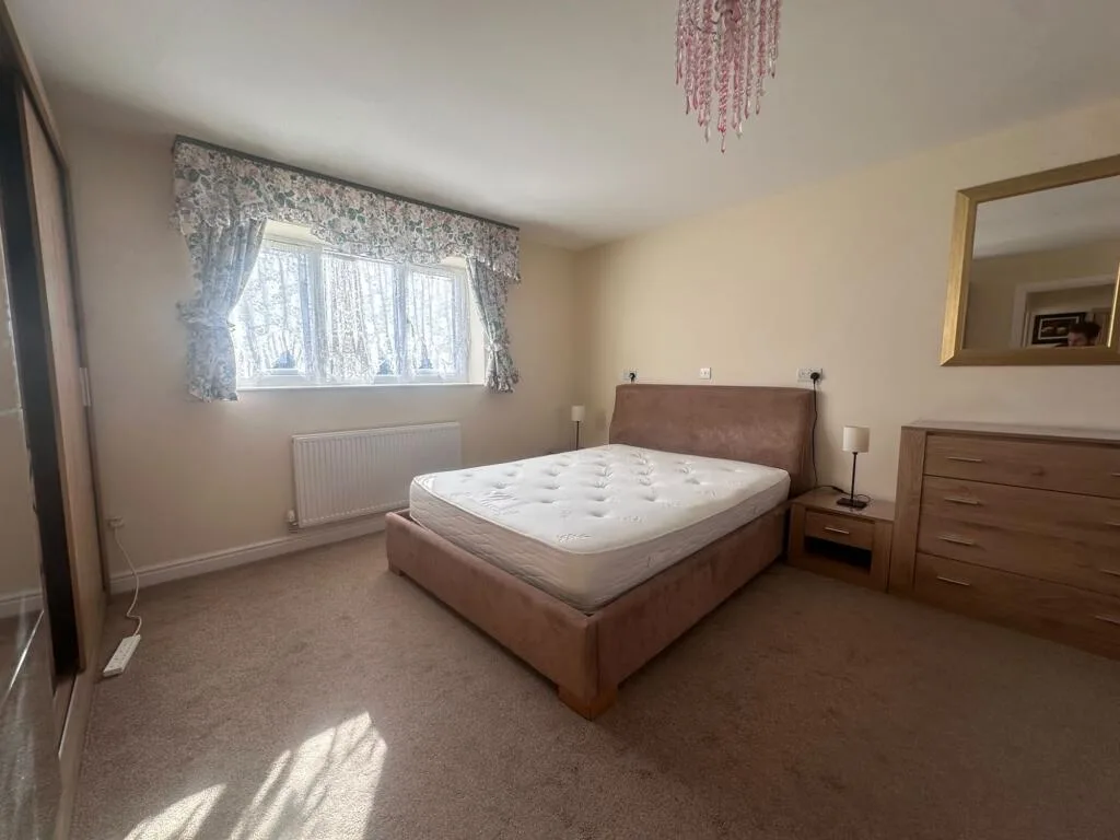 3 bedroom semi-detached house for rent