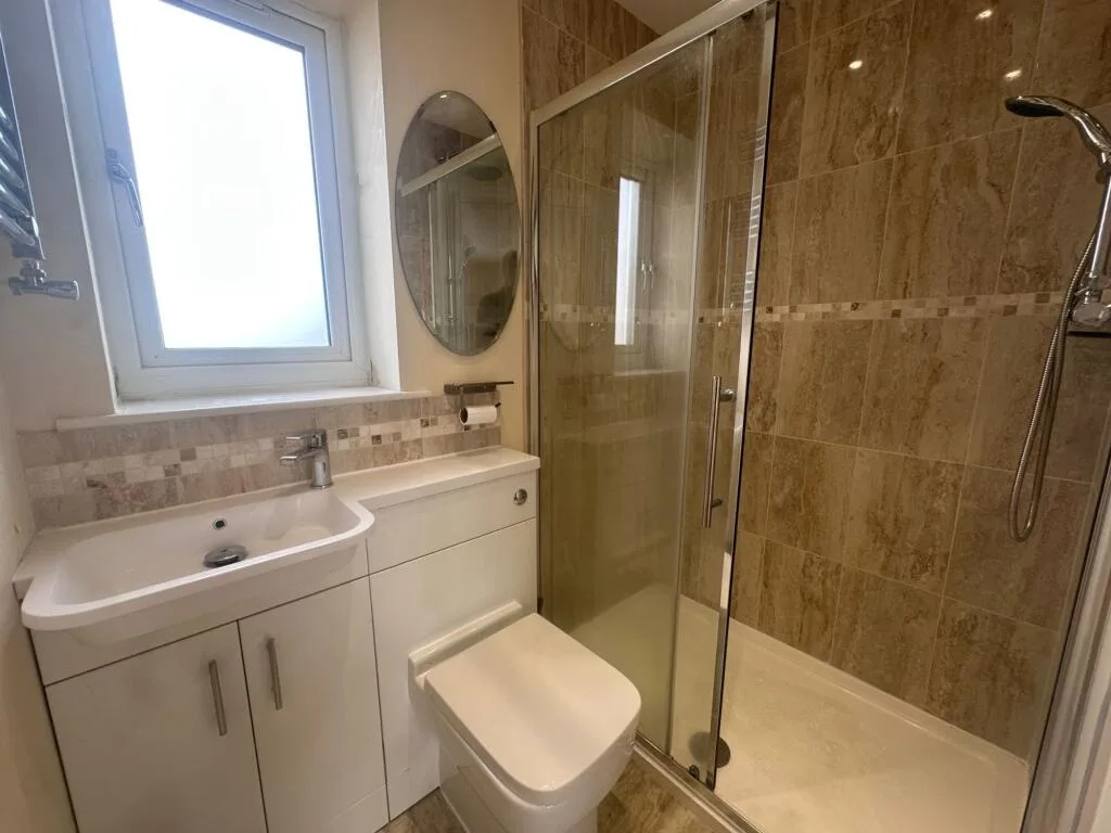 3 bedroom semi-detached house for rent