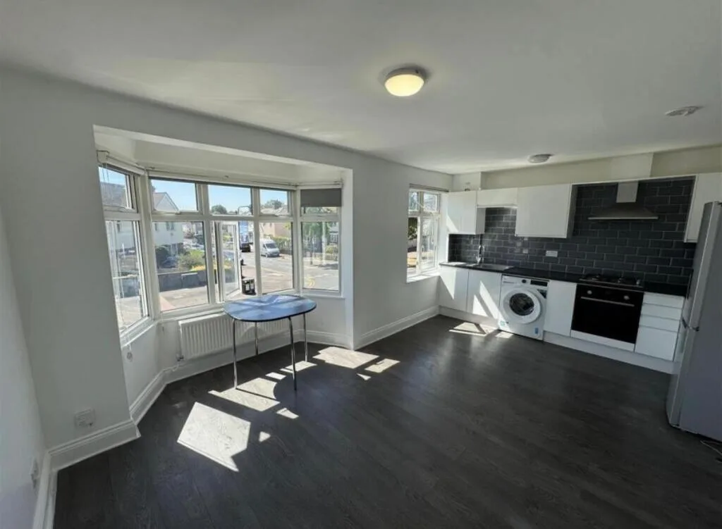 3 bedroom flat for rent