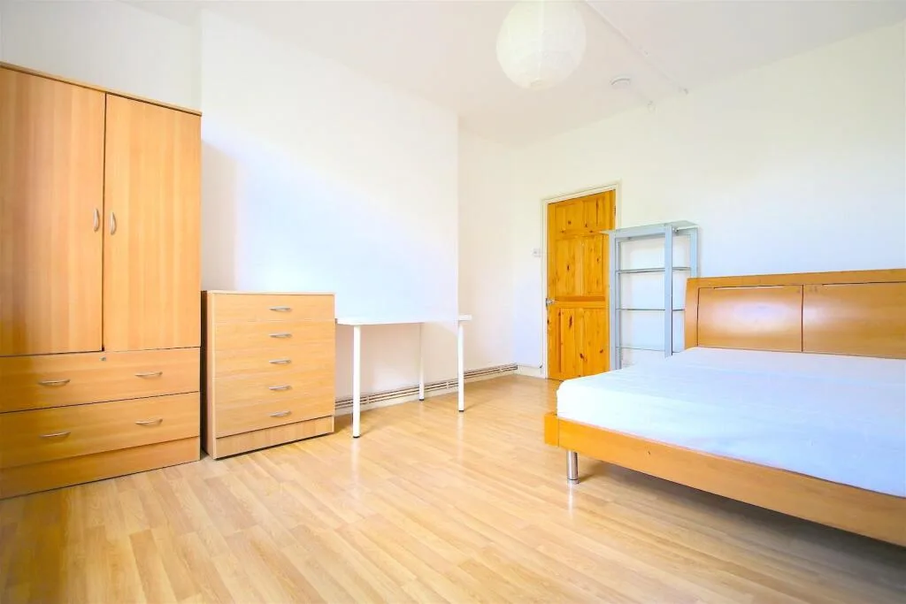 4 bedroom flat for rent