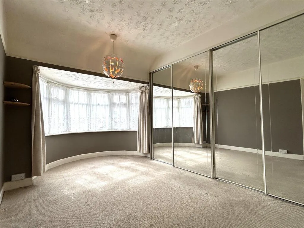 3 bedroom semi-detached house for rent