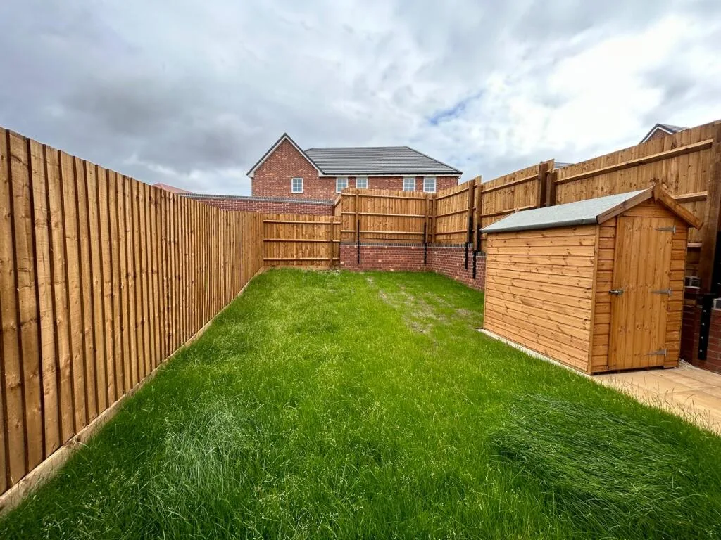 3 bedroom semi-detached house for rent