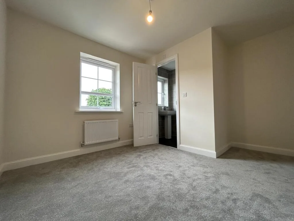 3 bedroom semi-detached house for rent