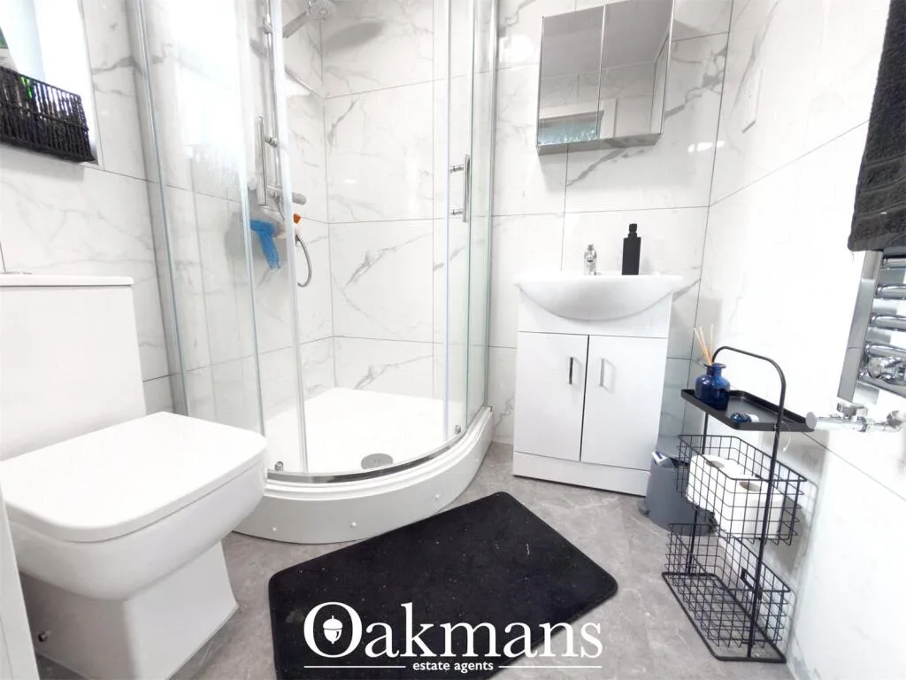 8 bedroom detached house for rent