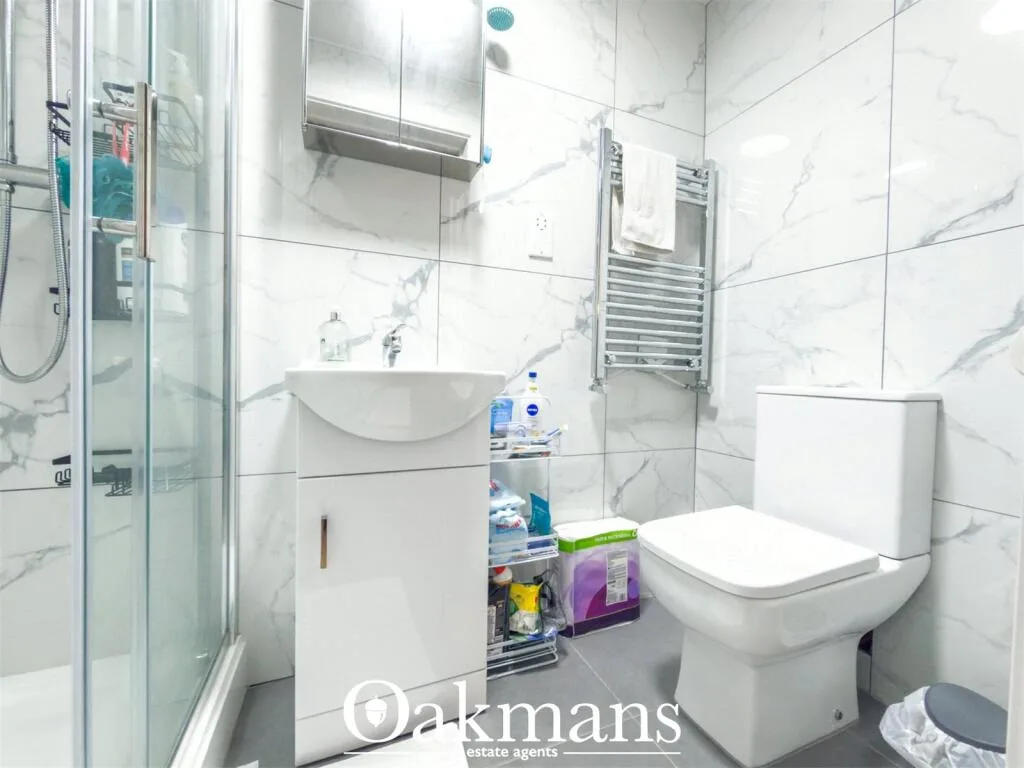 8 bedroom detached house for rent