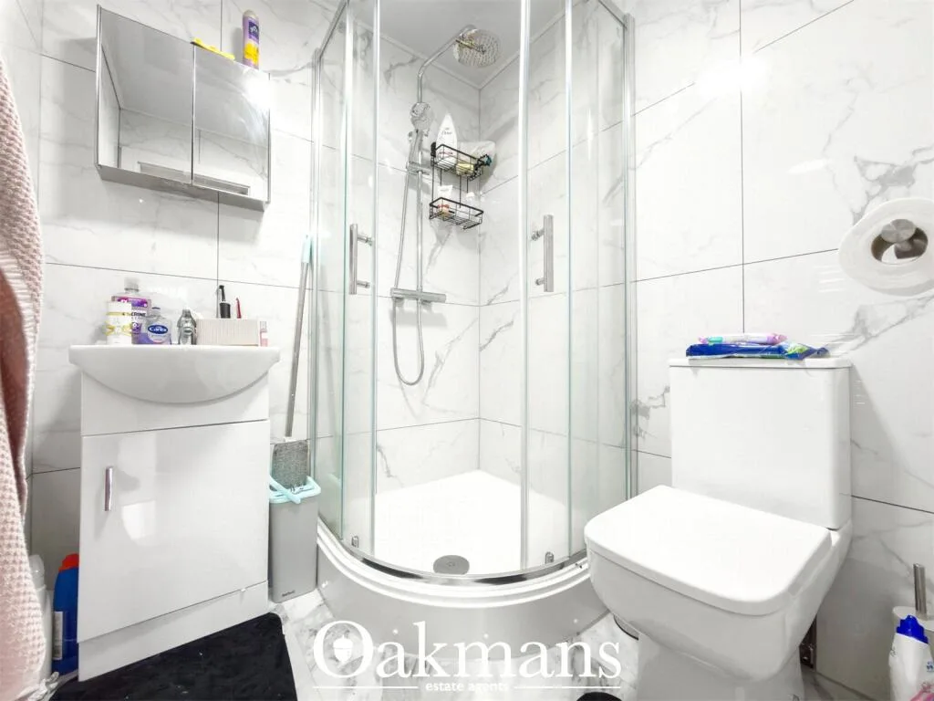 8 bedroom detached house for rent
