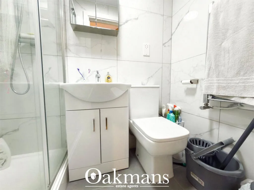 8 bedroom detached house for rent
