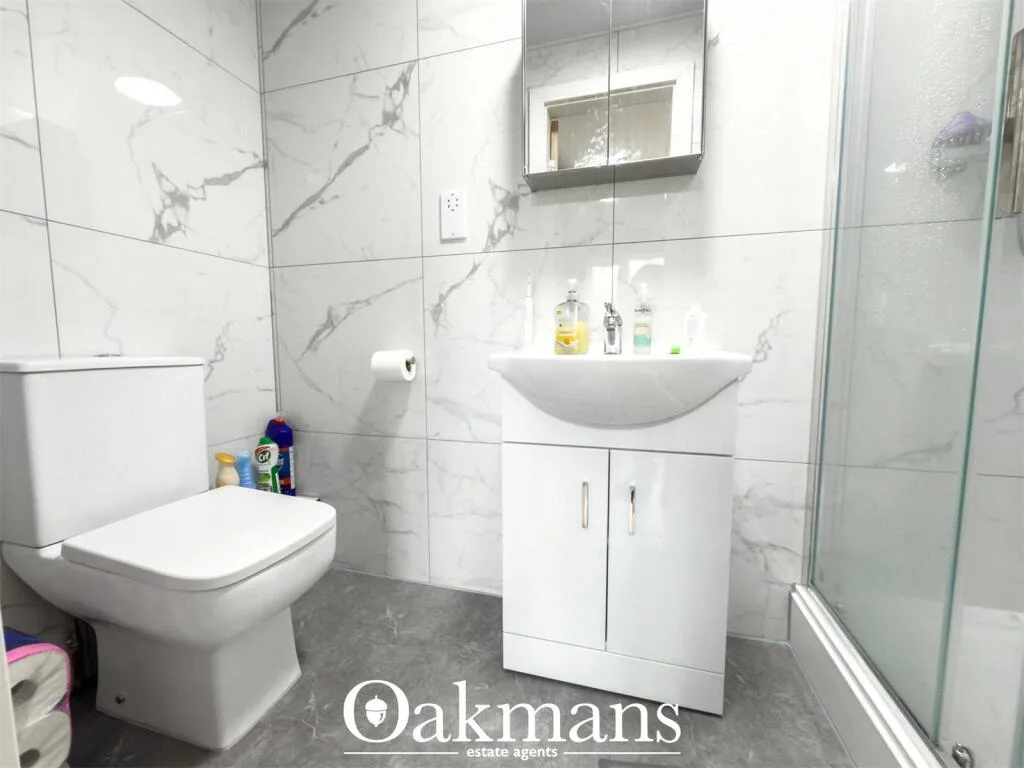8 bedroom detached house for rent