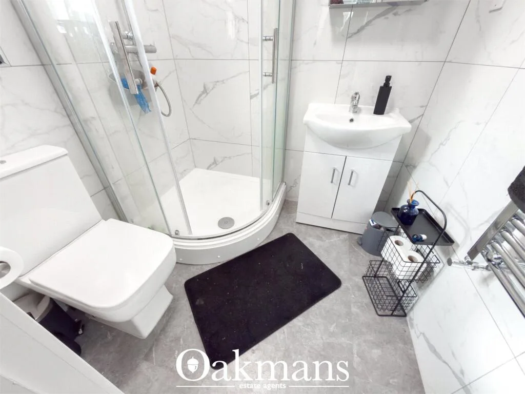 8 bedroom detached house for rent