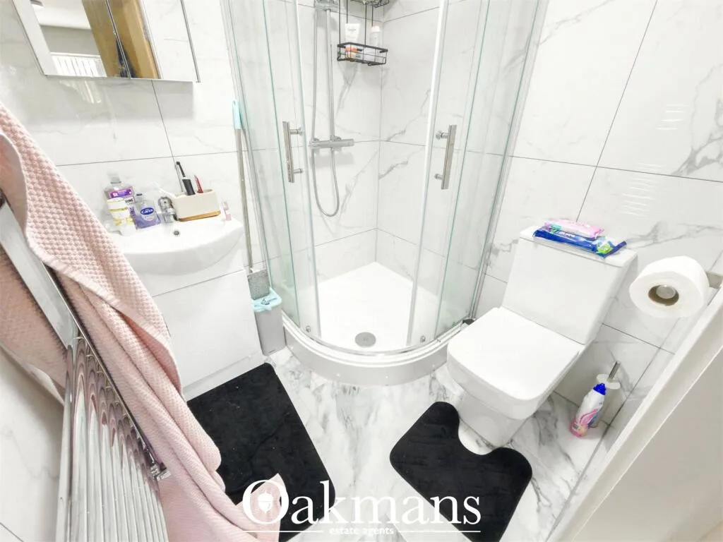 8 bedroom detached house for rent