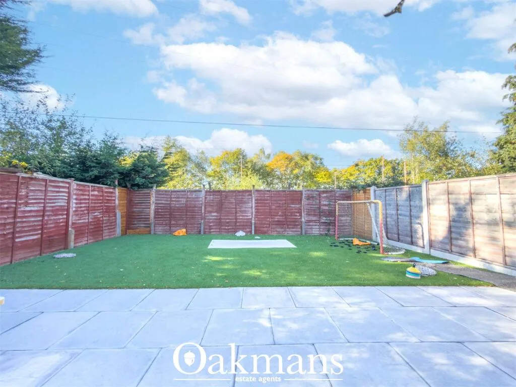 8 bedroom detached house for rent