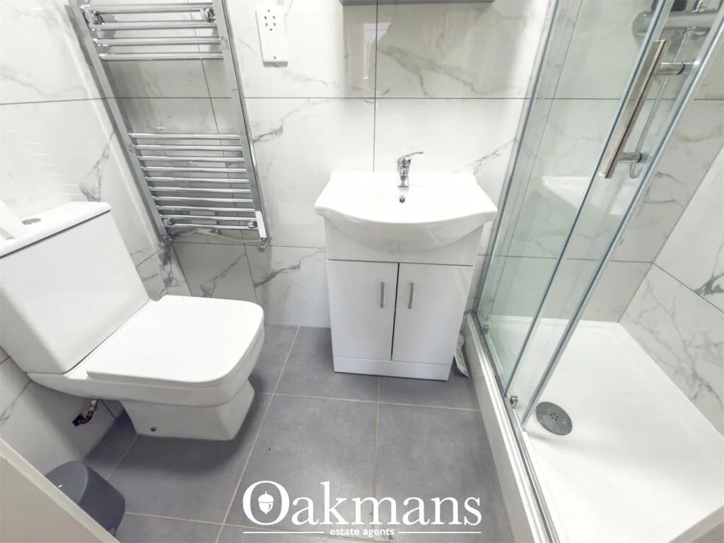 8 bedroom detached house for rent