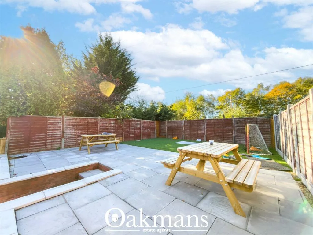 8 bedroom detached house for rent