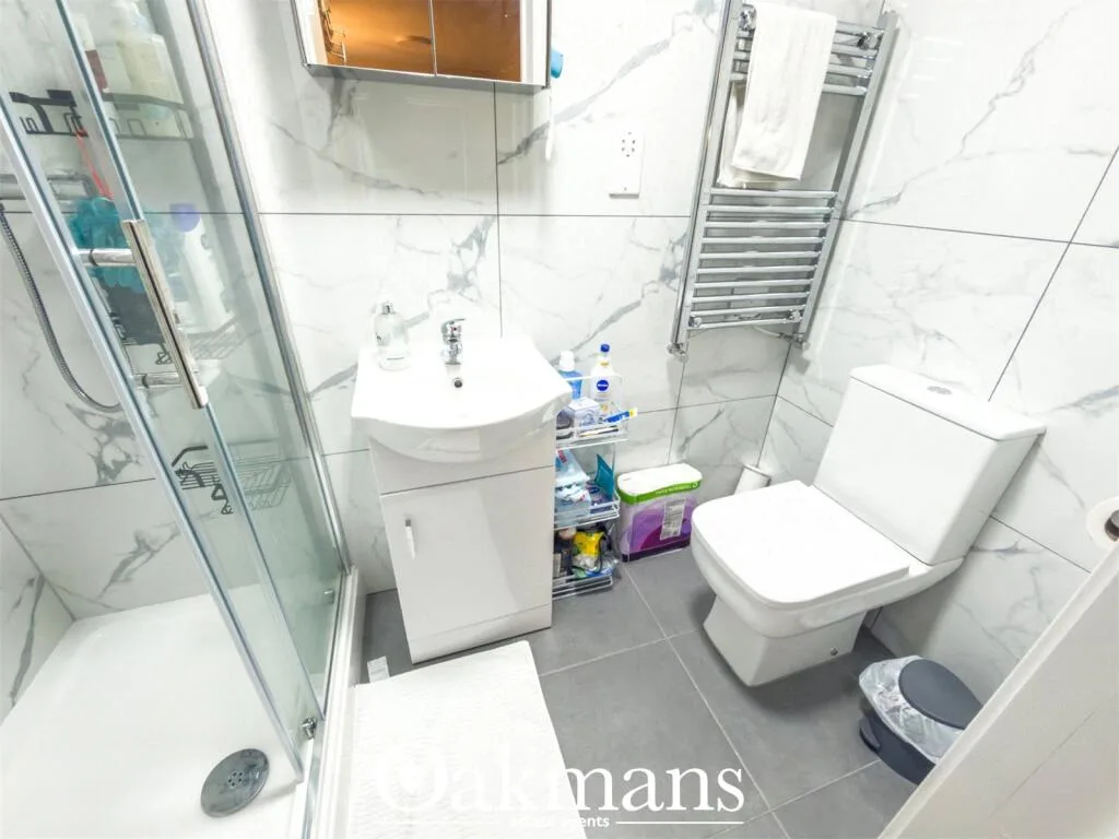8 bedroom detached house for rent