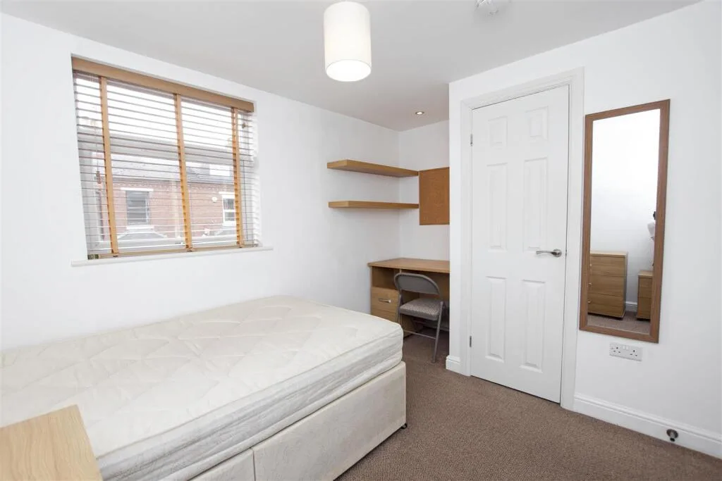 7 bedroom property for rent