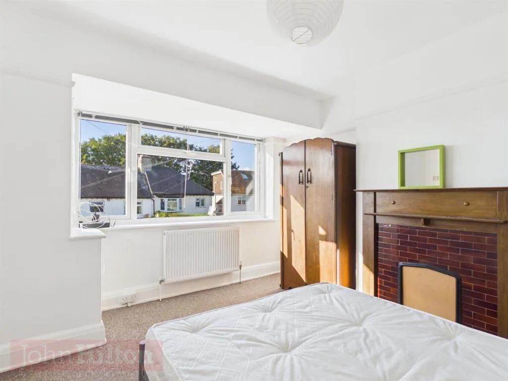 4 bedroom semi-detached house for rent