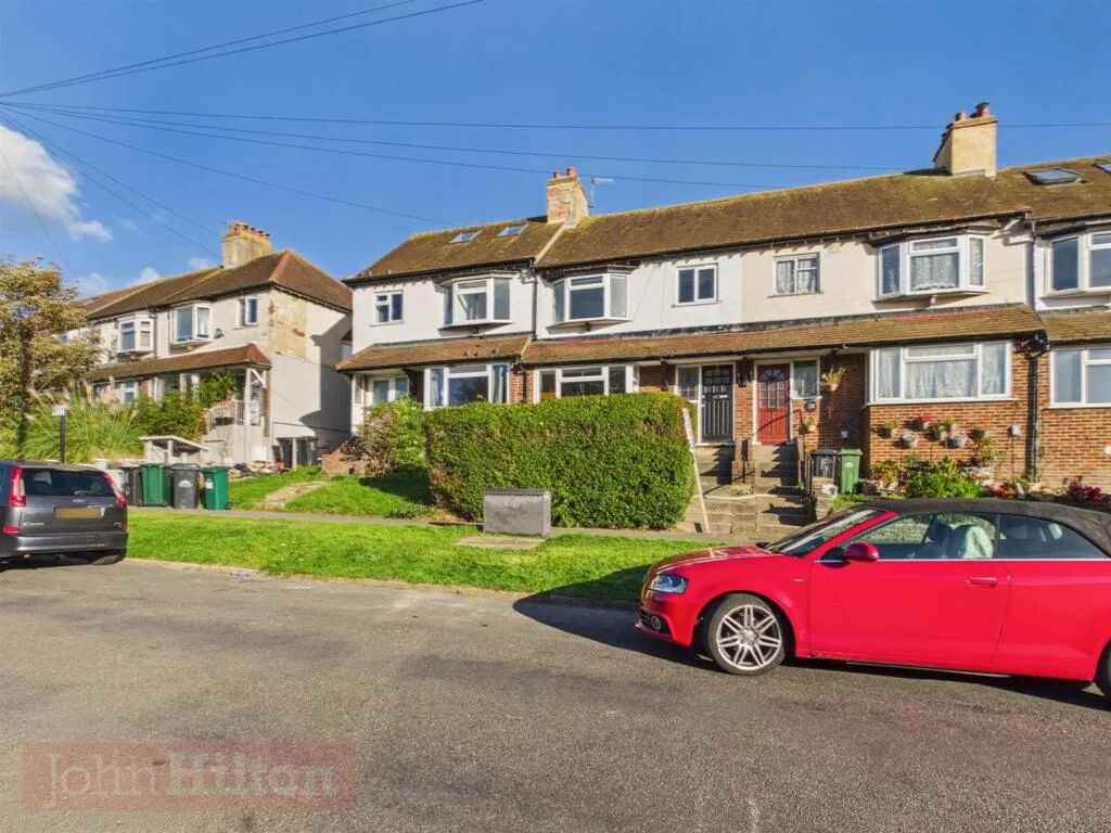 4 bedroom semi-detached house for rent