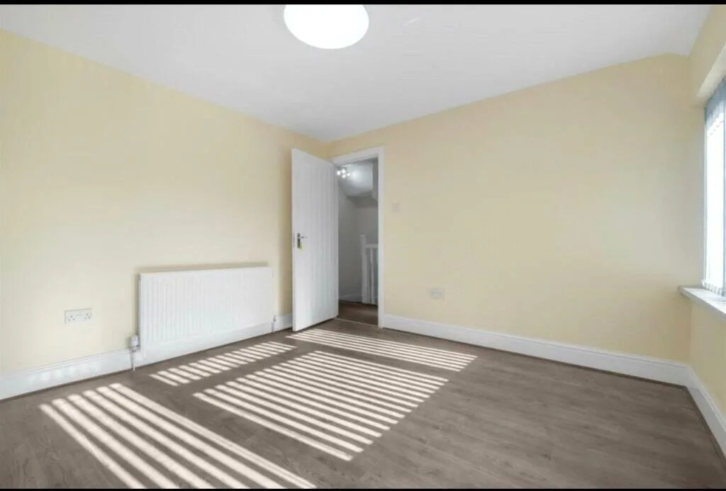 5 bedroom end of terrace house for rent