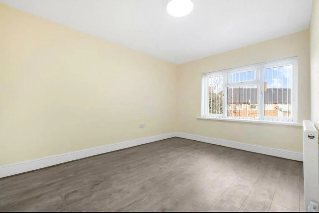 5 bedroom end of terrace house for rent