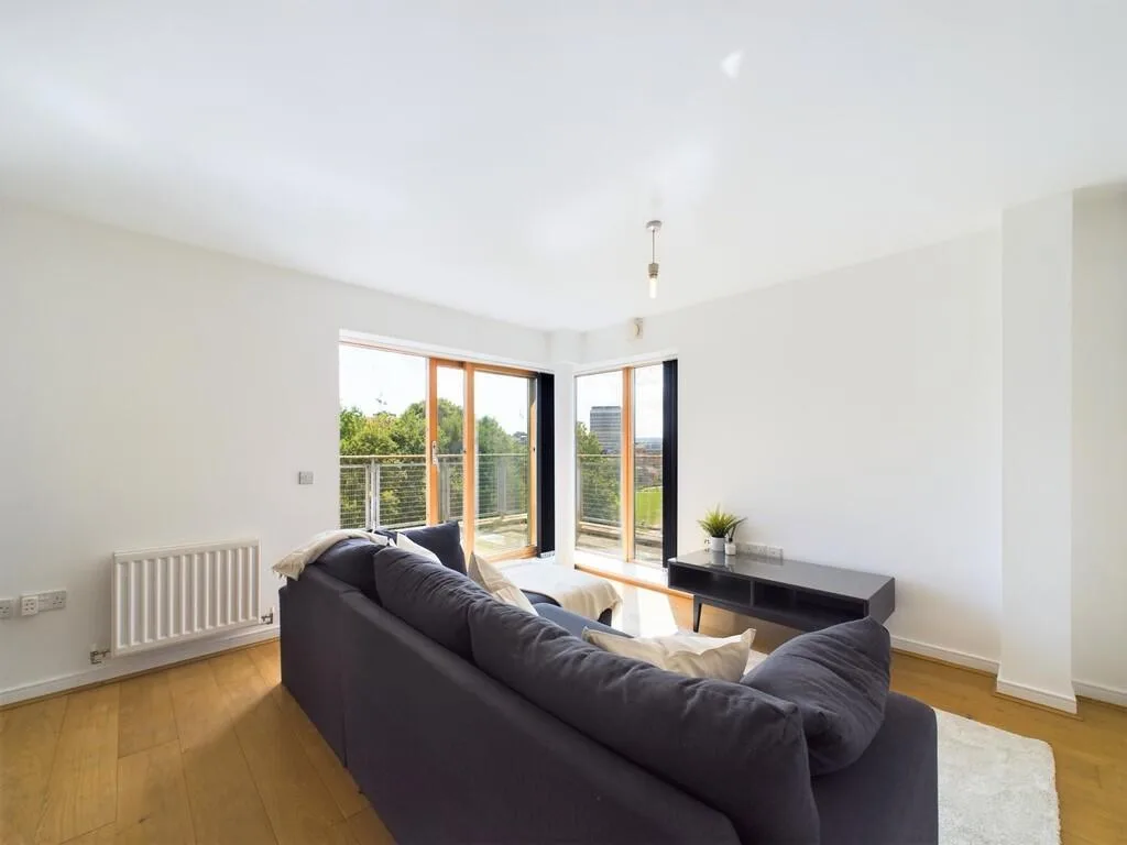 2 bedroom penthouse for rent