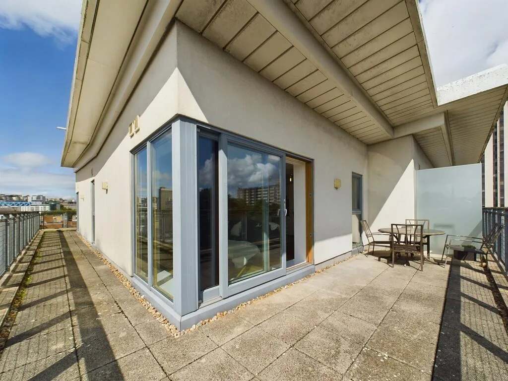 2 bedroom penthouse for rent
