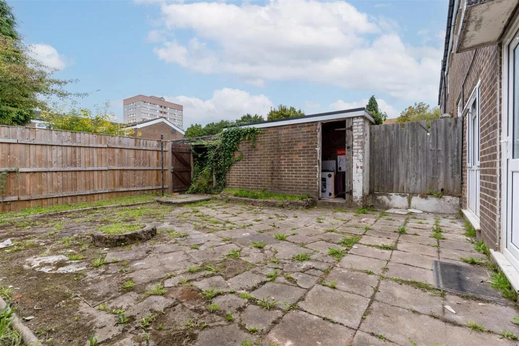 5 bedroom house for rent