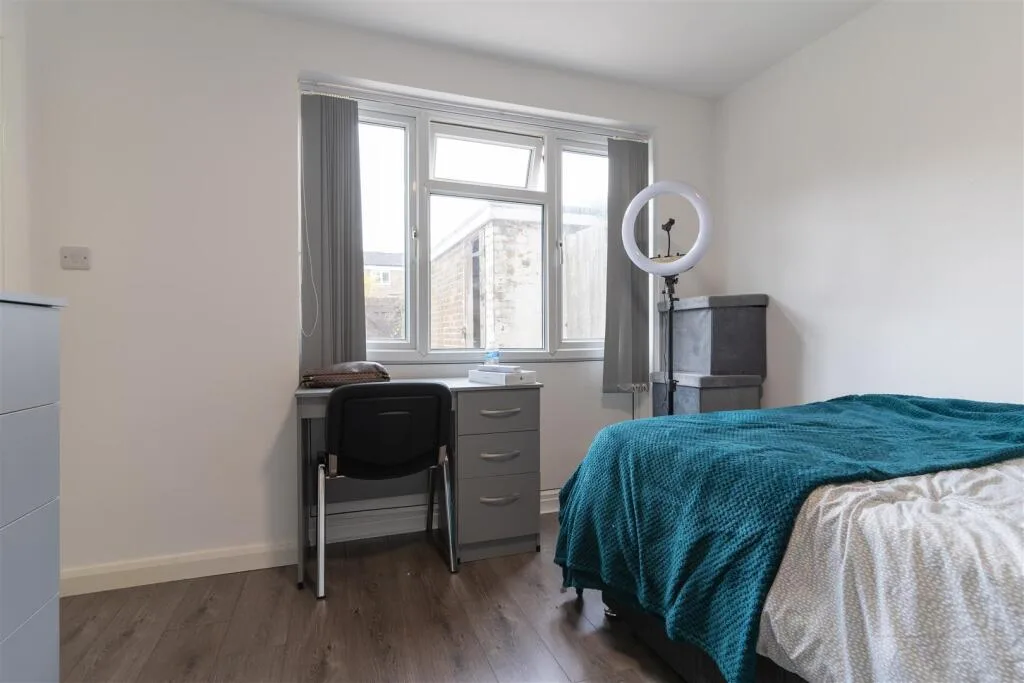 5 bedroom house for rent
