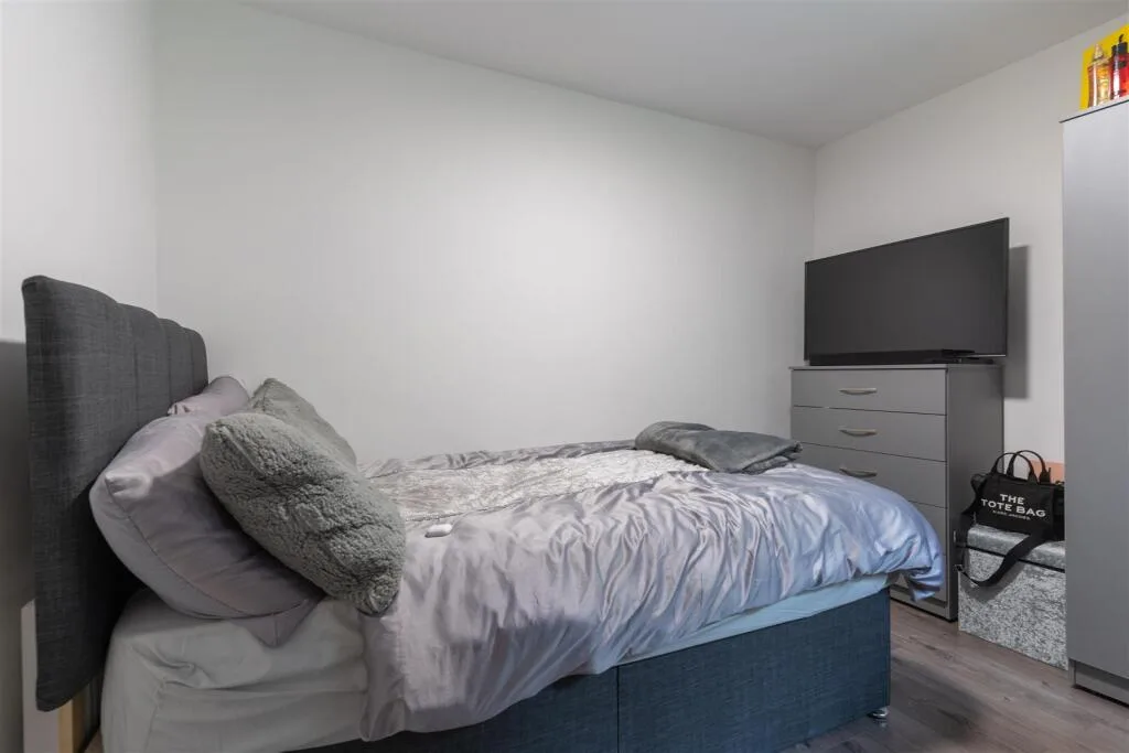 5 bedroom house for rent