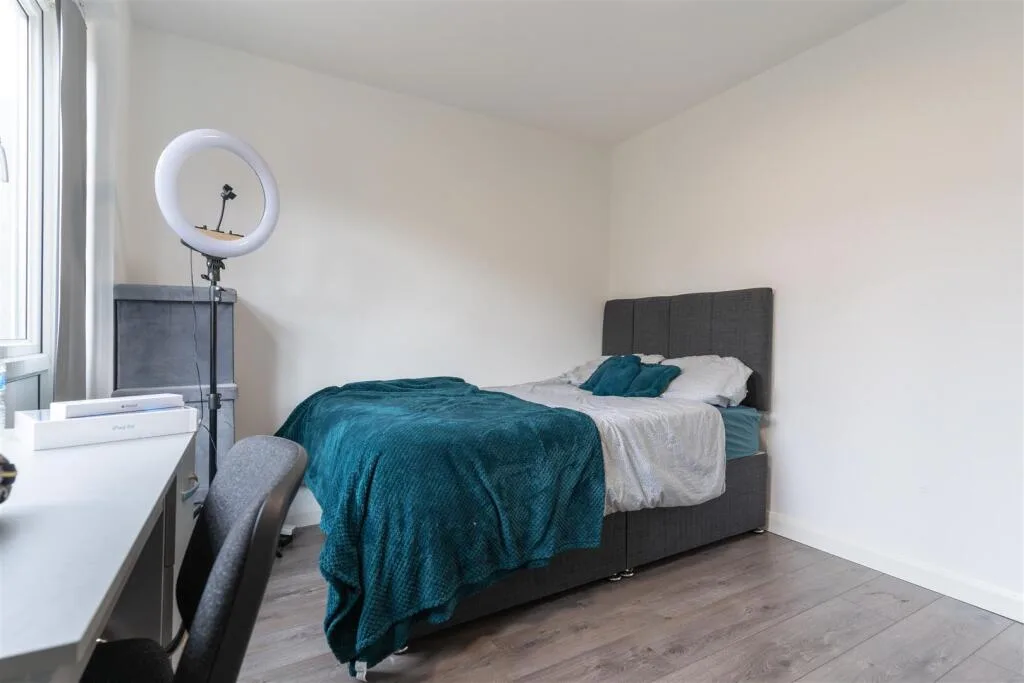 5 bedroom house for rent