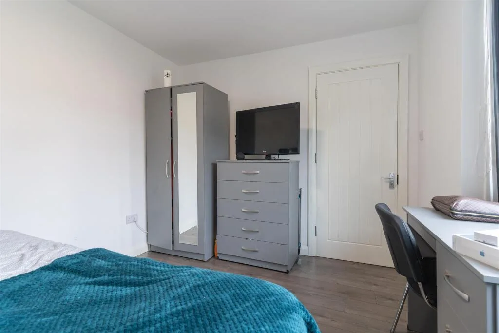 5 bedroom house for rent
