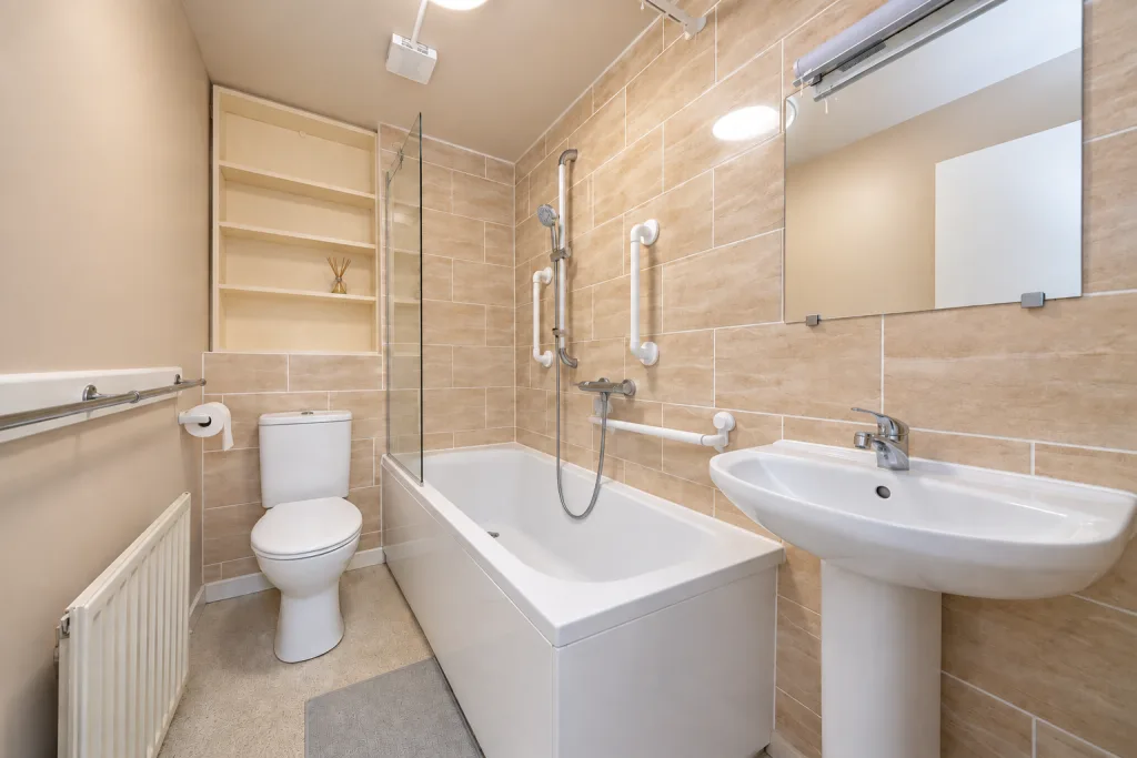 3 bedroom semi-detached house for rent