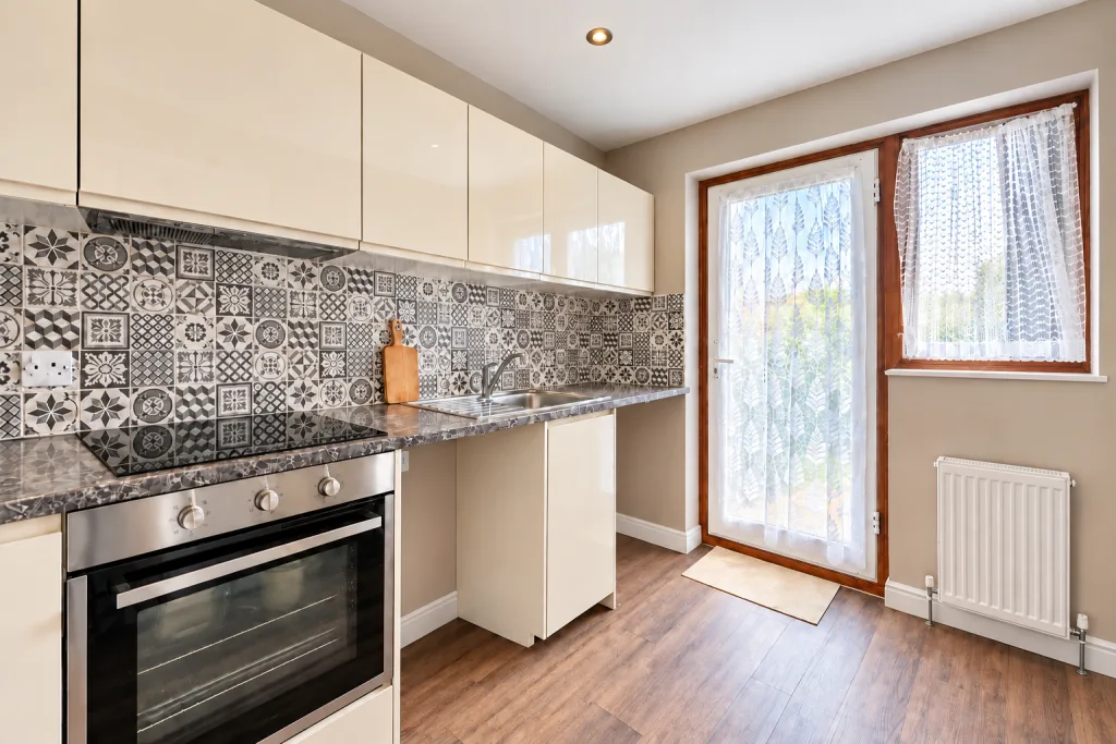 3 bedroom semi-detached house for rent