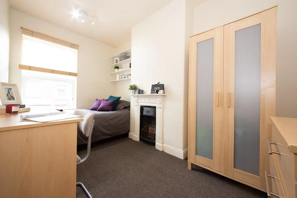 5 bedroom terraced house for rent