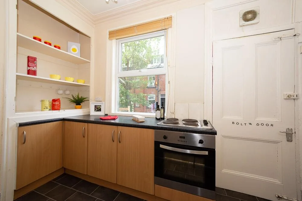 5 bedroom terraced house for rent