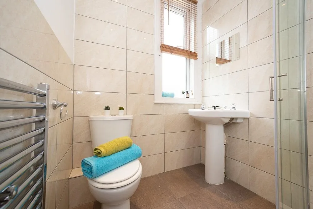 5 bedroom terraced house for rent