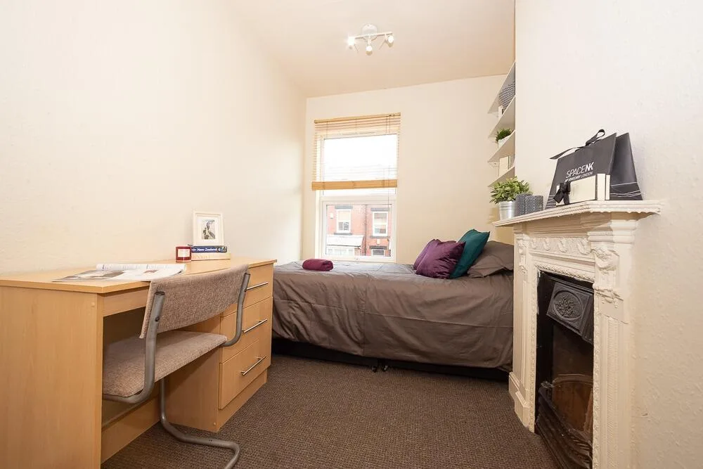 5 bedroom terraced house for rent