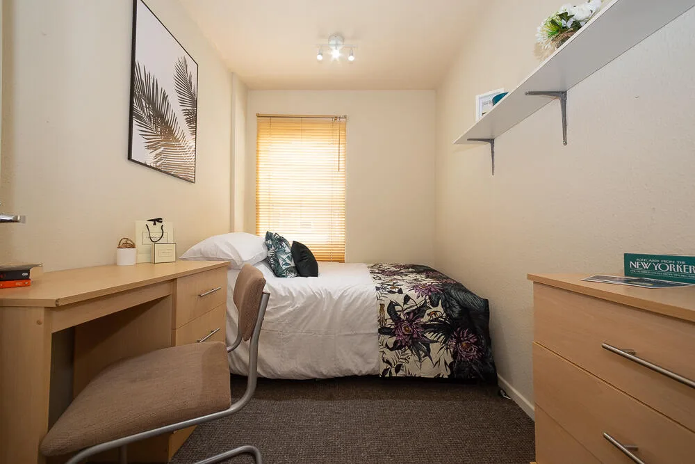 5 bedroom terraced house for rent