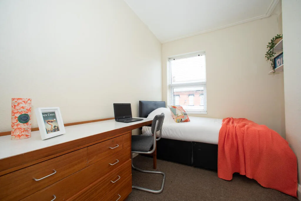 5 bedroom terraced house for rent