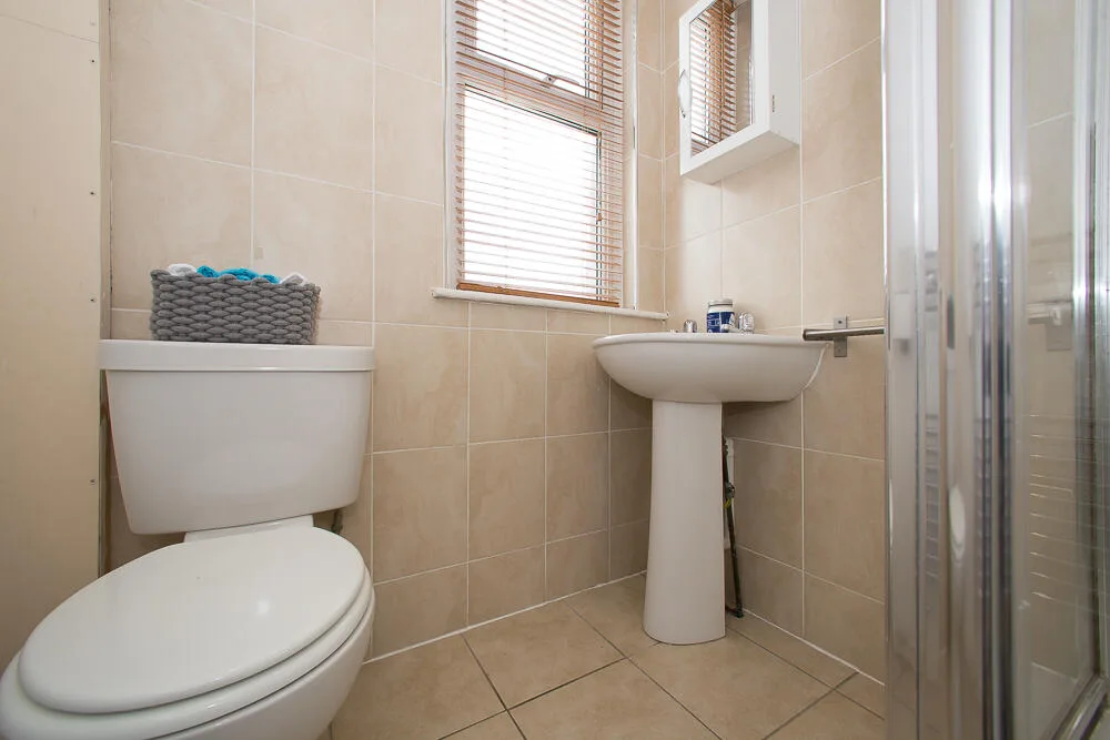 5 bedroom terraced house for rent