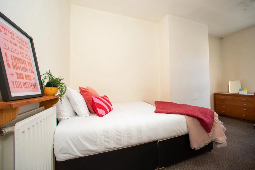 5 bedroom terraced house for rent